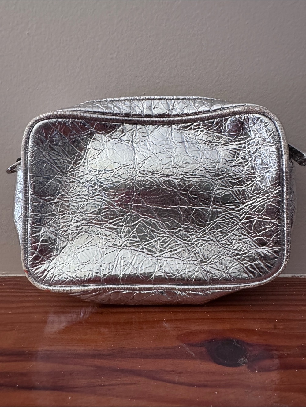 Michael Kors Jet Set East West Crossbody Bag Crinkled Silver Missing Strap - Picture 3 of 11